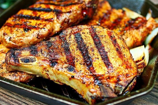Easy 6-Ingredient Tender & Juicy Grilled Pork Chops, homemade and freshly served