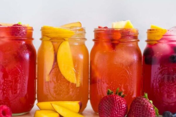 4 Easy Lemonade Recipes, homemade and freshly served