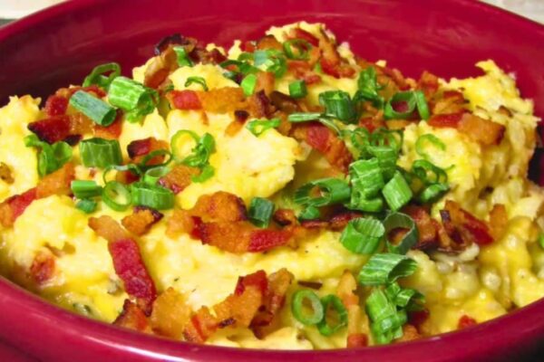 Easy Loaded Smashed Mashed Potatoes, homemade and freshly served