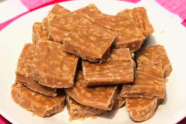 Delicious 3-Ingredient Maple Fudge, homemade and freshly served