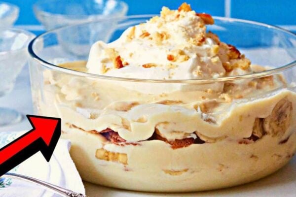 Easy 10-Minute Microwave Banana Pudding, homemade and freshly served
