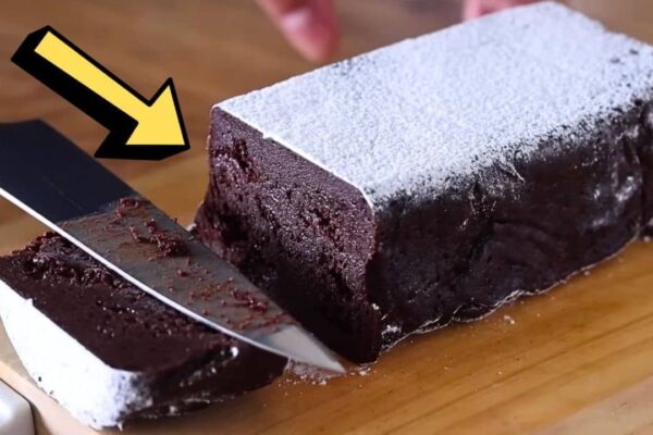 Easy 10-Minute Microwave Chocolate Cake, homemade and freshly served