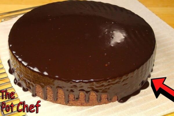 10-Minute Microwave Chocolate Fudge Cake, homemade and freshly served