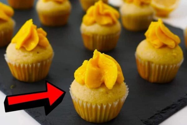 Easy Mini Lemon Cupcakes, homemade and freshly served