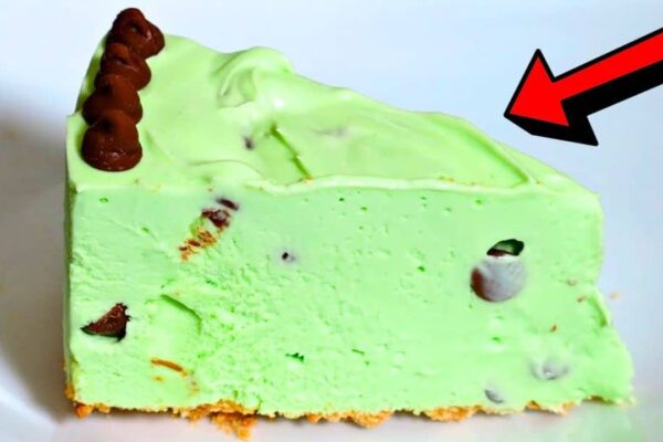 Easy Mint Chocolate Chip Cheesecake, homemade and freshly served