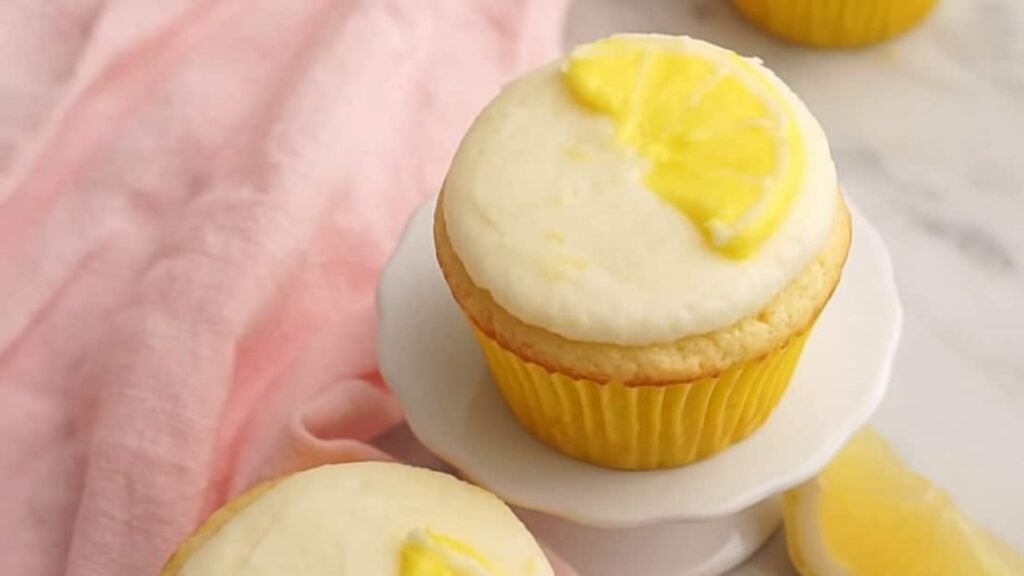 Easy Moist Lemon Cupcake, homemade and freshly served