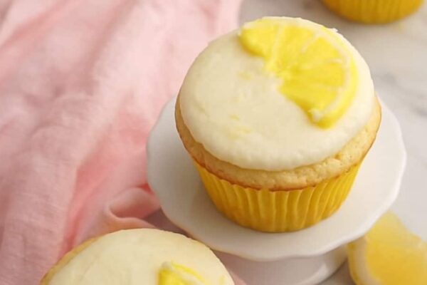 Easy Moist Lemon Cupcake, homemade and freshly served