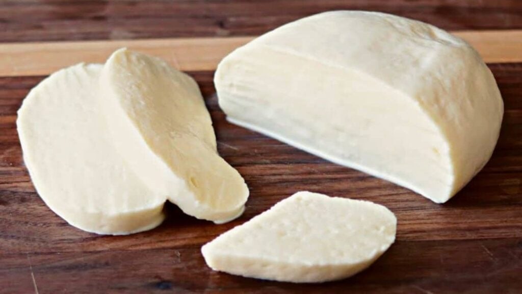 Easy 2-Ingredient Mozzarella Cheese, homemade and freshly served