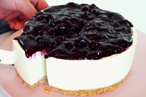 Super Easy No-Bake Blueberry Cheesecake, homemade and freshly served