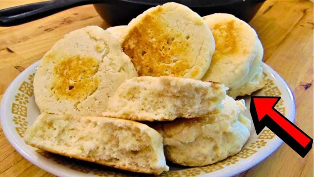 Easy No-Bake 3-Ingredient Bread in 10 Minutes, homemade and freshly served