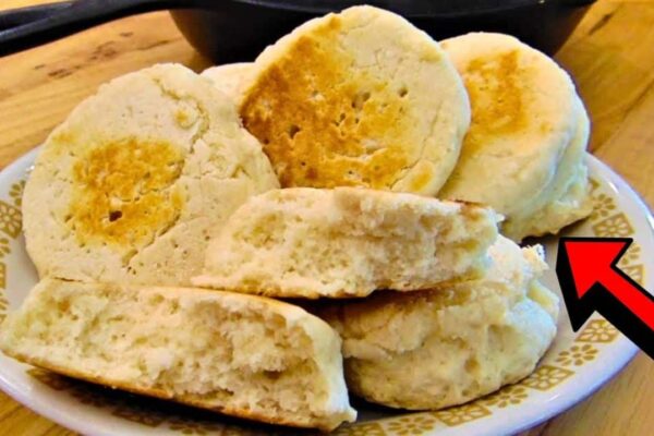 Easy No-Bake 3-Ingredient Bread in 10 Minutes, homemade and freshly served