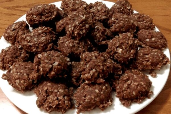 Easy No-Bake Cow Patties, homemade and freshly served