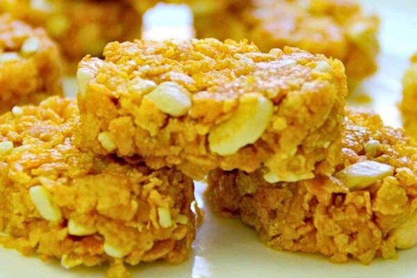 No-Bake Peanut Butter Cornflake Cookies, homemade and freshly served