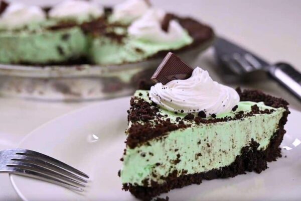 Easy No-Bake Grasshopper Pie, homemade and freshly served