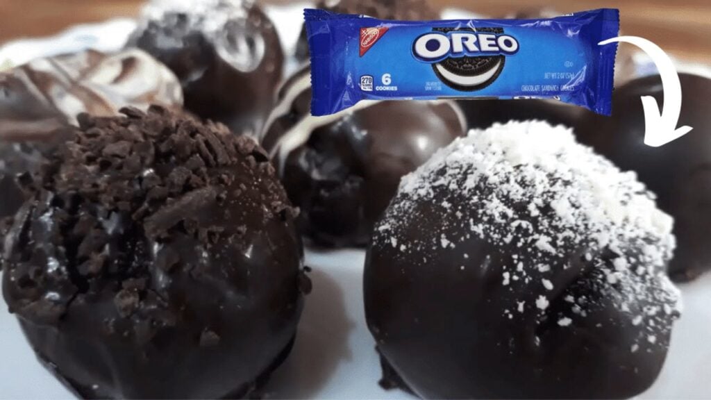 Easy No-Bake Oreo Balls, homemade and freshly served