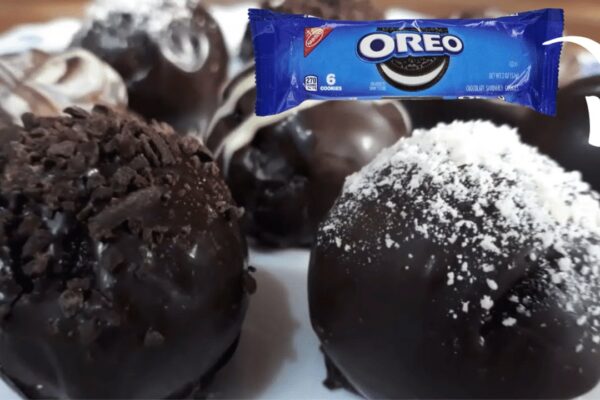 Easy No-Bake Oreo Balls, homemade and freshly served