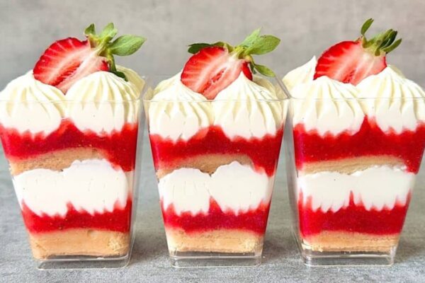 Easy-to-Strawberry Tiramisu Dessert Cups, homemade and freshly served