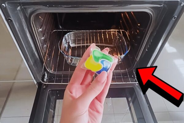 Finished Easy No-Scrub Oven Cleaning Hack, a completed DIY project