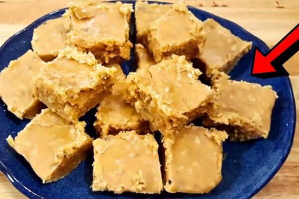 Delicious 100-Year-Old Fudge Candy, homemade and freshly served