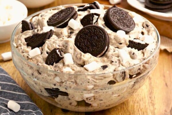 Easy One Bowl Loaded Oreo Fluff, homemade and freshly served
