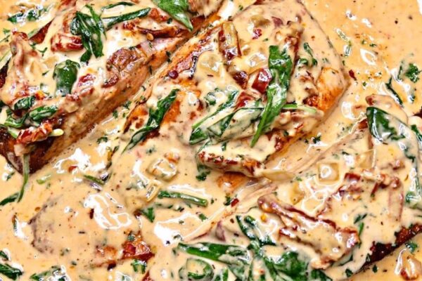 Easy One-Pan Creamy Tuscan Salmon, homemade and freshly served