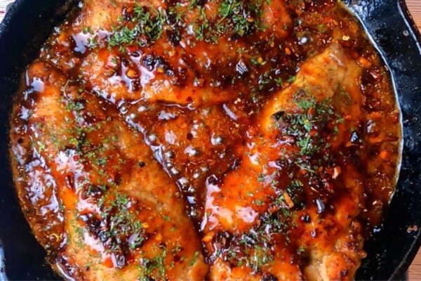 Easy One-Pan Honey Garlic Chicken, homemade and freshly served