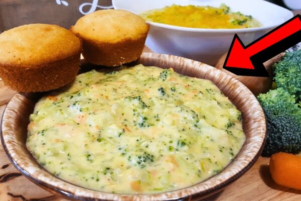 Easy One-Pot Broccoli Cheddar Soup, homemade and freshly served