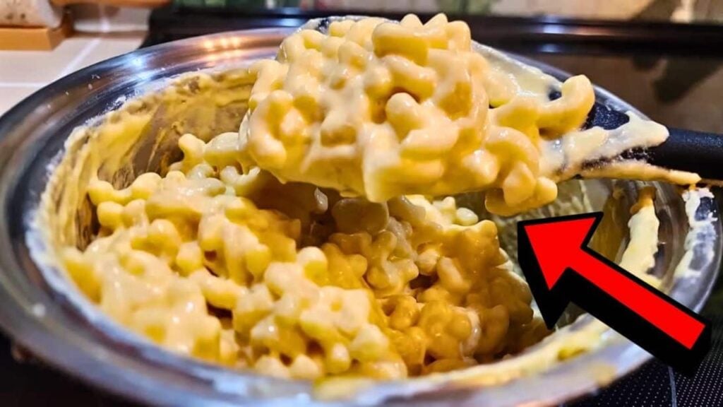 One-Pot 3-Ingredient Creamy Mac & Cheese, homemade and freshly served