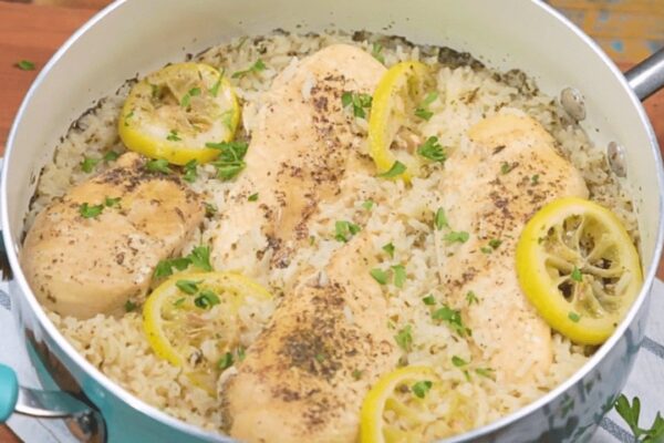 Easy One-Pot Lemon Herb Chicken & Rice, homemade and freshly served