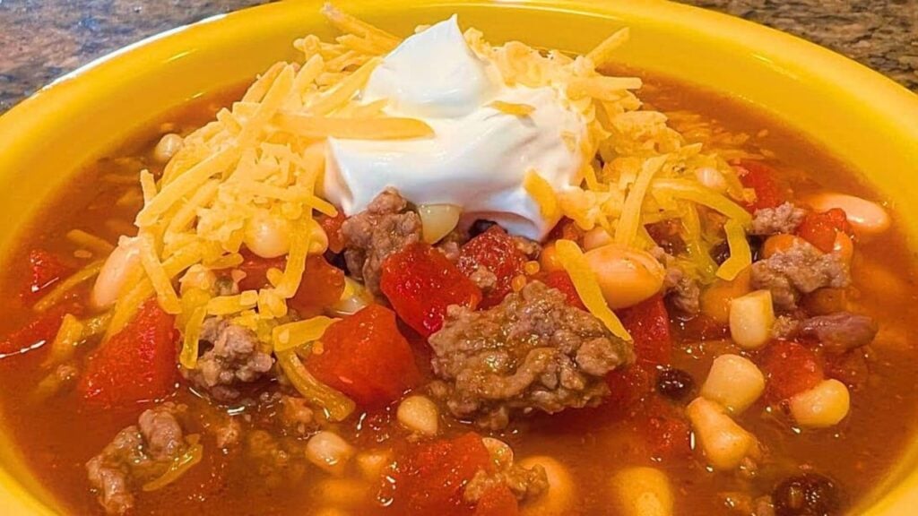 Easy One-Pot Taco Dump Soup, homemade and freshly served
