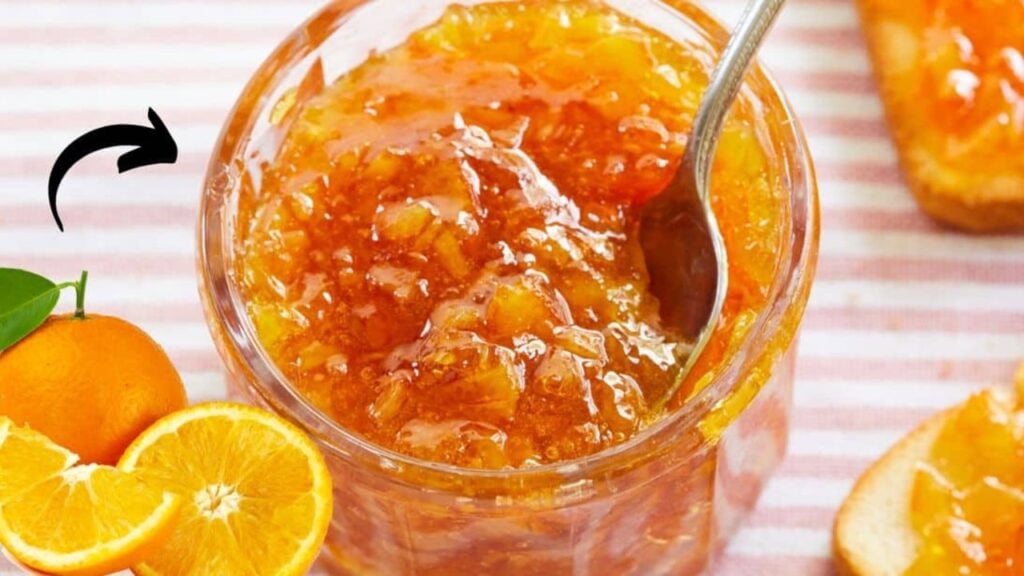 The Easiest 4-Ingredient Orange Marmalade, homemade and freshly served