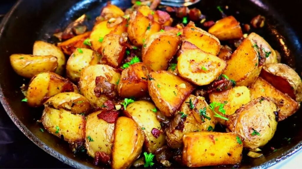 Quick & Easy Pan-Fried Potatoes, homemade and freshly served