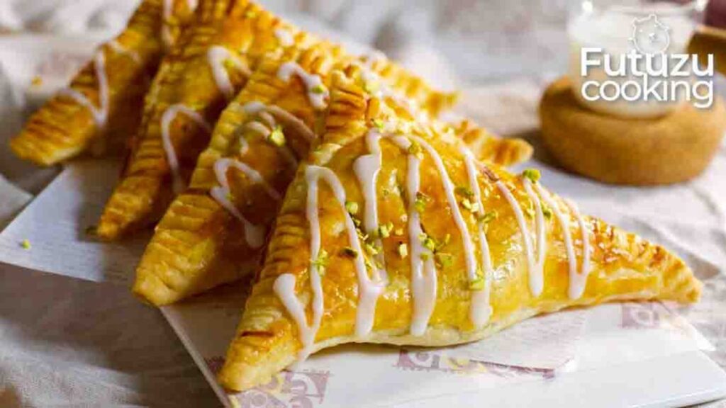 Easy Peach Turnovers, homemade and freshly served