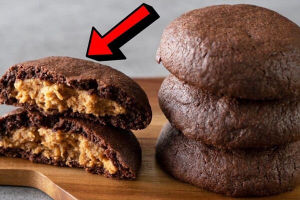 3-Step Soft Peanut Butter Chocolate Cookies, homemade and freshly served