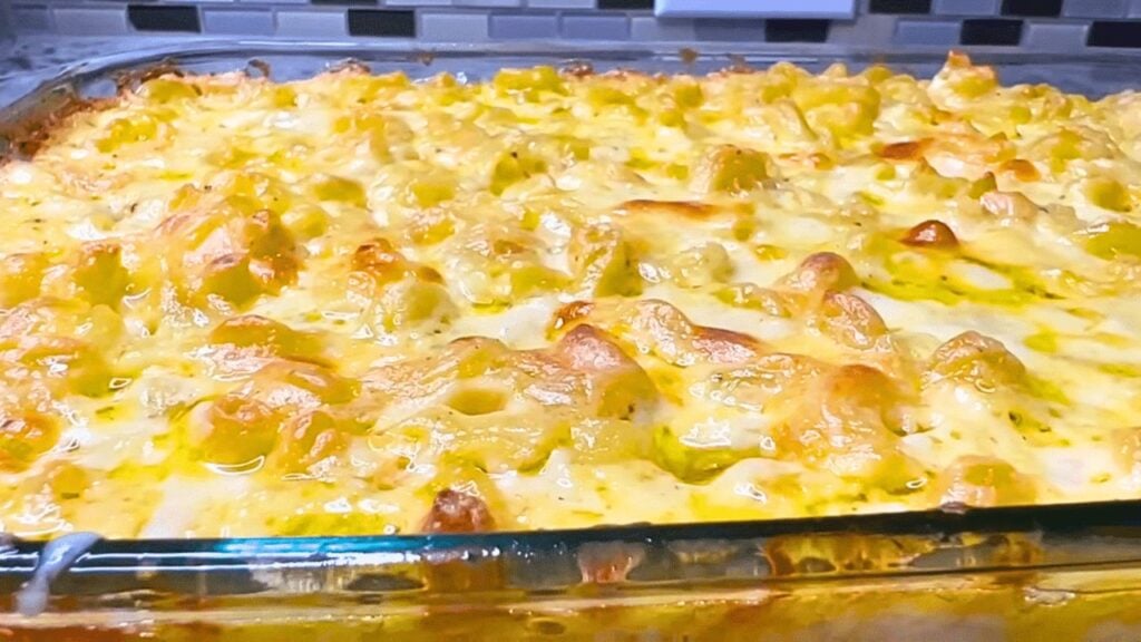 Easy Pepper Jack Macaroni and Cheese, homemade and freshly served