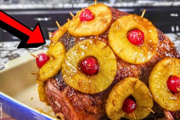 Classic Pineapple & Honey Glazed Ham at Home, homemade and freshly served