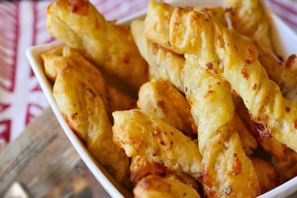 Easy Puff Pastry Cheese Twists, homemade and freshly served