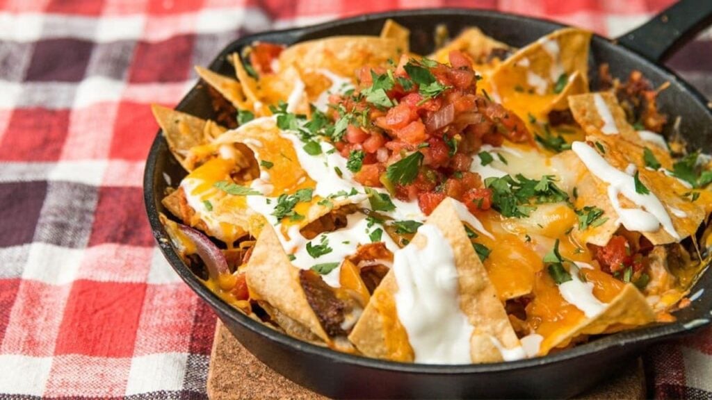 Easy Pulled Pork Nachos, homemade and freshly served