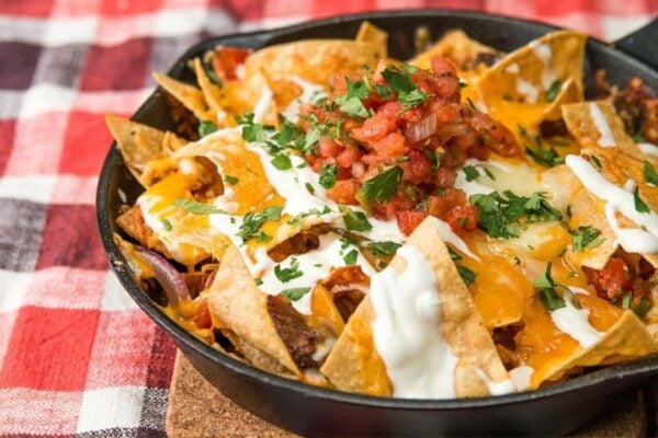Easy Pulled Pork Nachos, homemade and freshly served