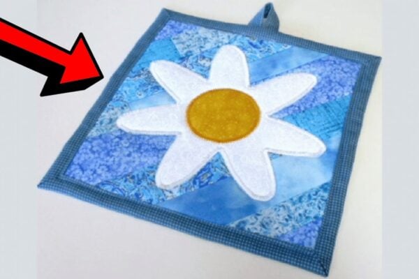 Finished a Quilted Daisy Potholder, a completed DIY project