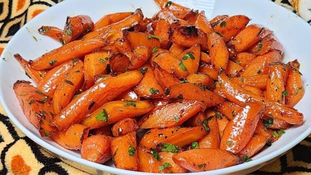Delicious Roasted Butter Carrots, homemade and freshly served
