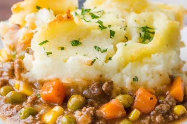 Easy Shepherd’s Pie, homemade and freshly served