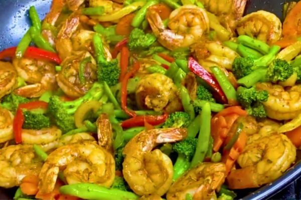 Easy Shrimp & Vegetable Stir-Fry, homemade and freshly served