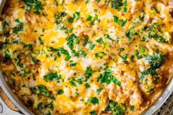Easy Chicken, Broccoli, and Rice Skillet, homemade and freshly served