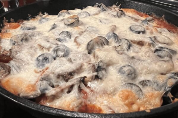 Easy Skillet Crustless Pizza, homemade and freshly served