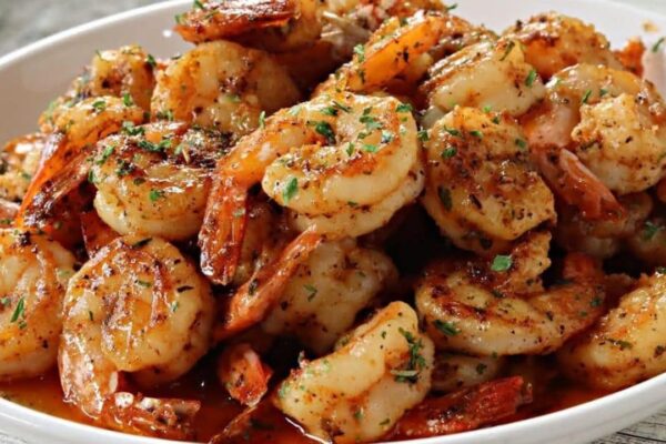 Simple Skillet Garlic Butter Shrimp, homemade and freshly served