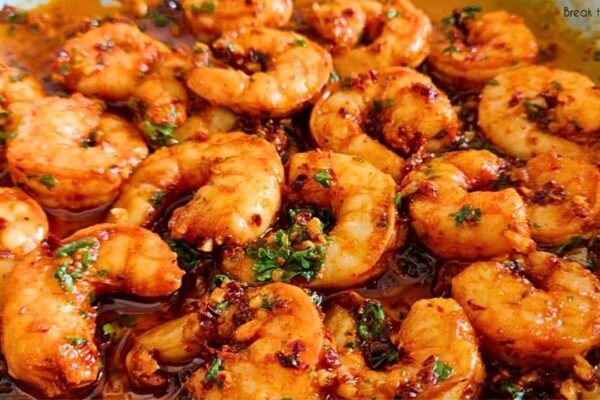 Easy Skillet Spicy Garlic Butter Shrimp, homemade and freshly served