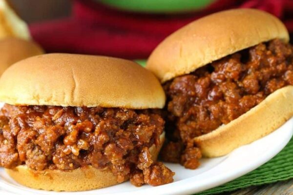 Easy 15-Minute Sloppy Joe, homemade and freshly served