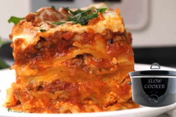 Easy Slow Cooker Lasagna, homemade and freshly served