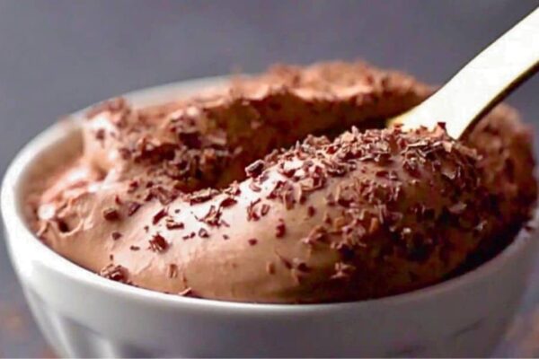 Easy 4-Ingredient Smooth Chocolate Mousse, homemade and freshly served